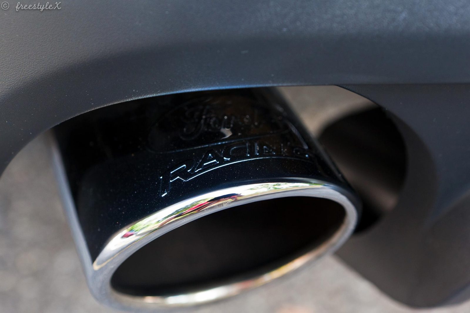 Heck-Detail mit charakteristischen Lufteinlässen